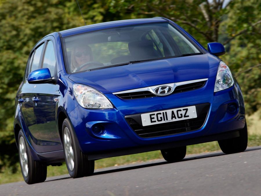  Hyundai i20 5-Door Blue Drive 2010 года  (UK) (фото 5 из 11)